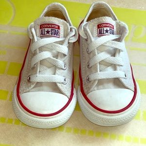 Toddler size 6 white converse. GUC